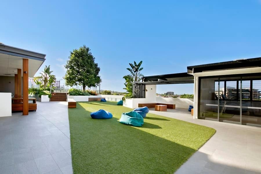 54q Abnb-style Discover Riverside Bliss With Pool And Free Parking Near Portside Brisbane
