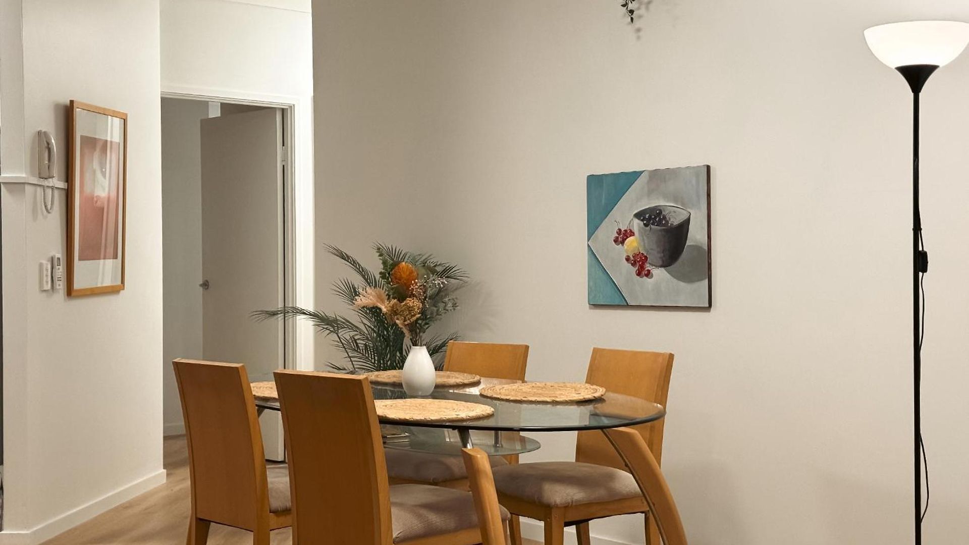 Apartment 140sqm Modern Teneriffe 2 Bedroom & Balcony Brisbane