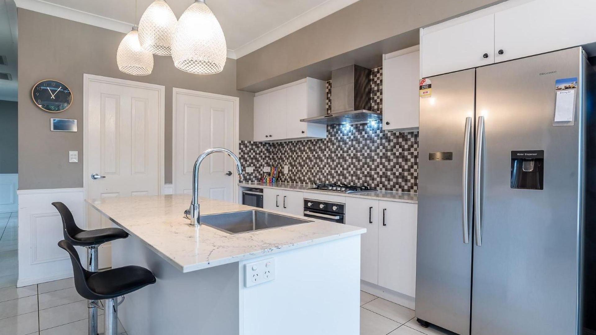The Airport Stop Spacious House & Sky Base Holiday home Brisbane