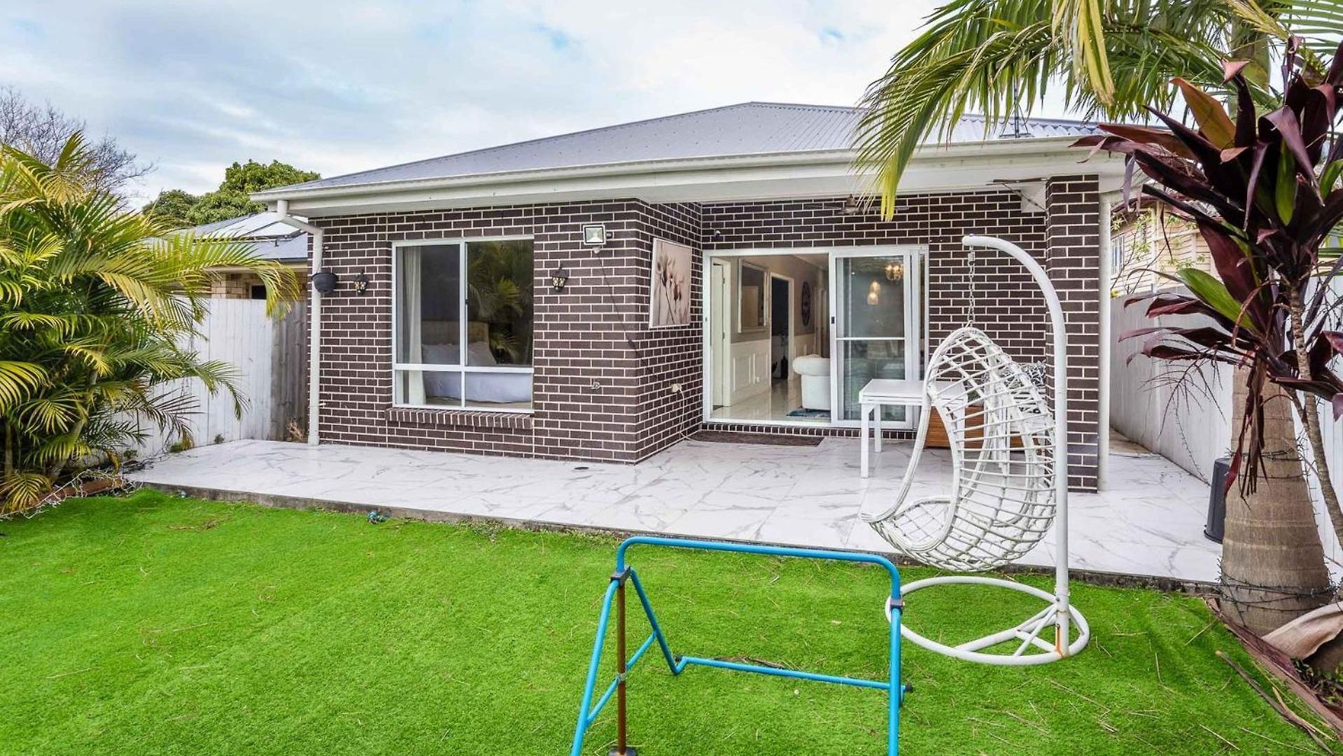 Holiday home The Airport Stop Spacious House & Sky Base