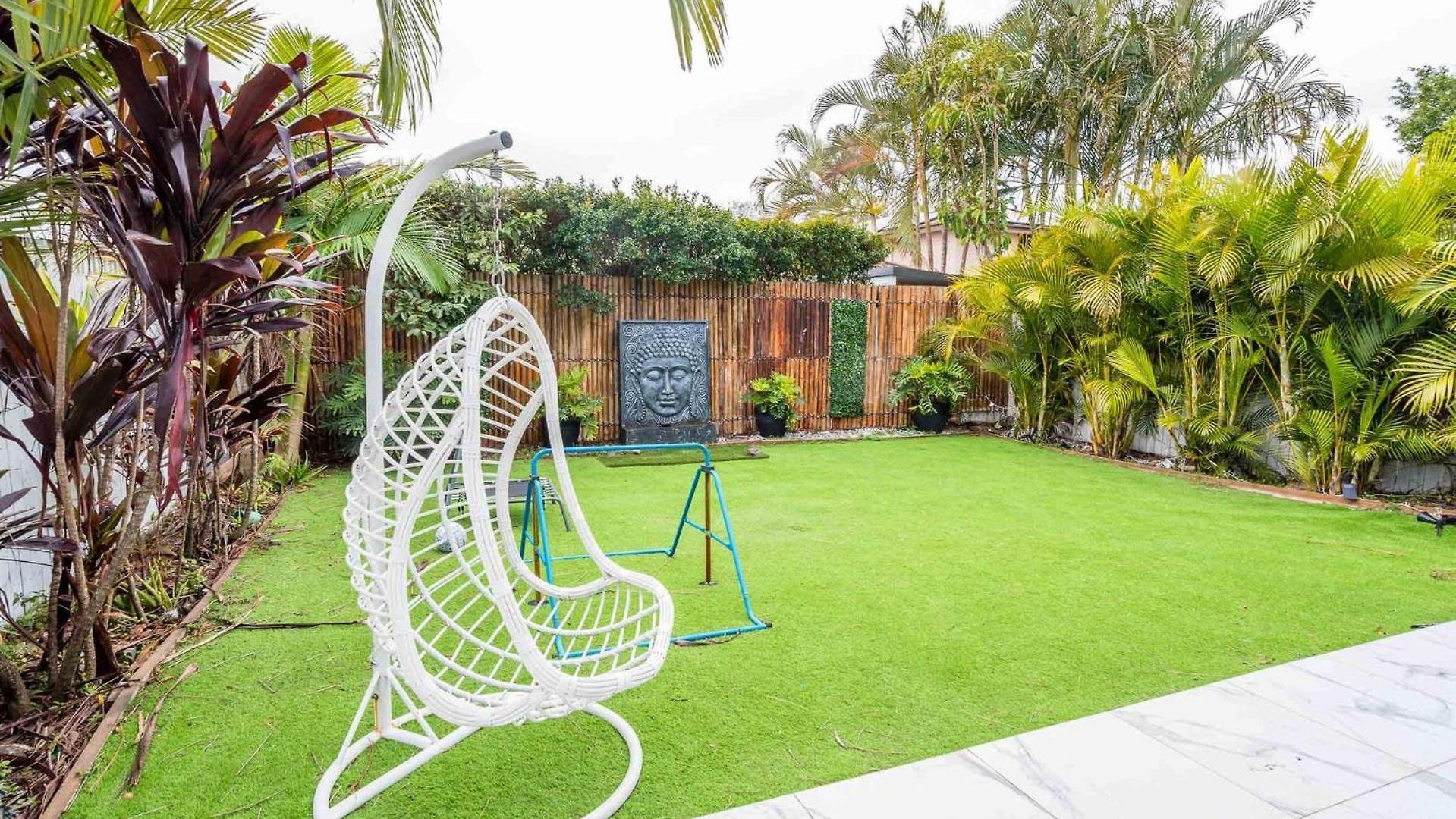 The Airport Stop Spacious House & Sky Base Holiday home Brisbane