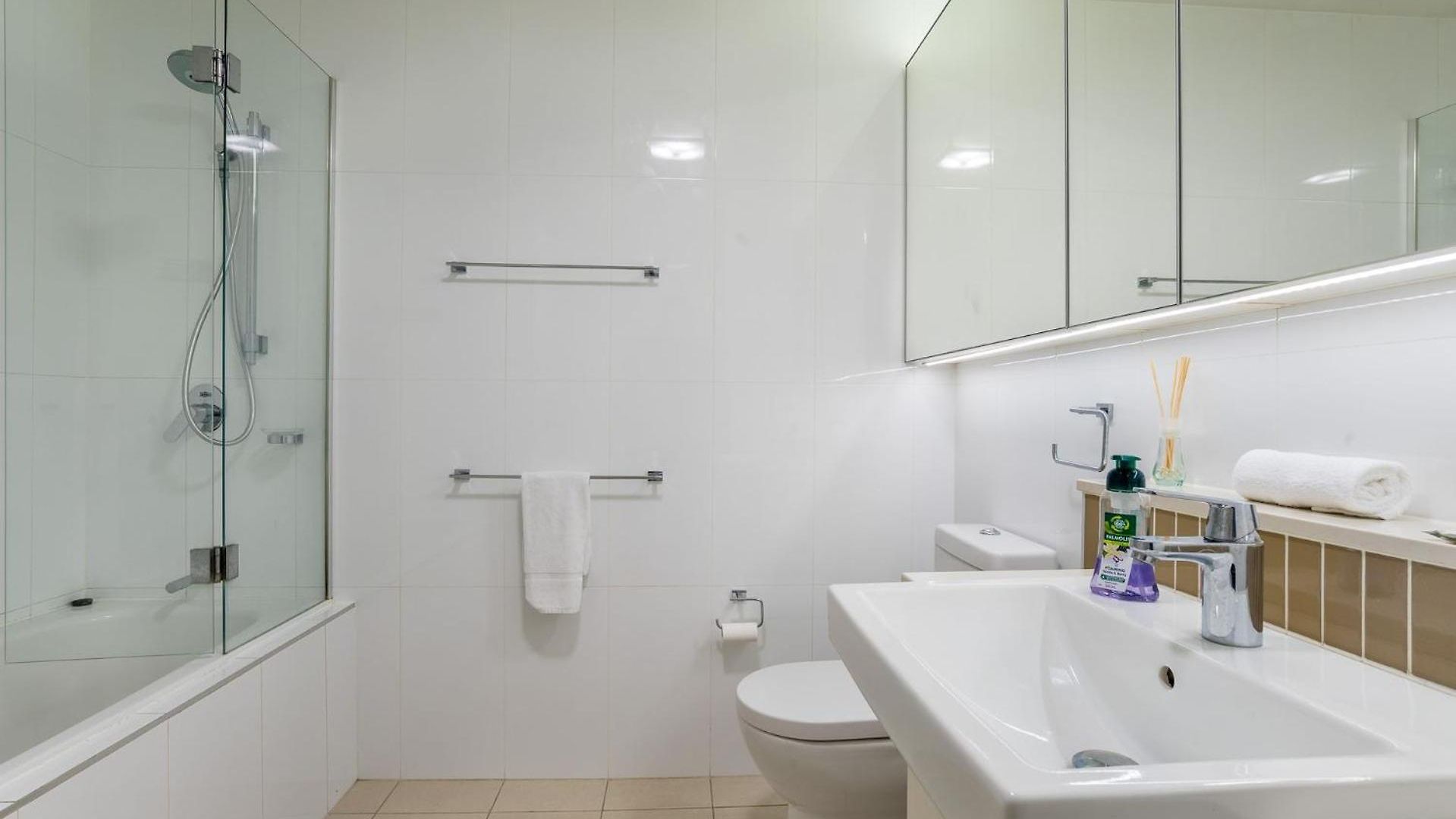 Barramul On The Park With Pool & Gym Access Apartment *