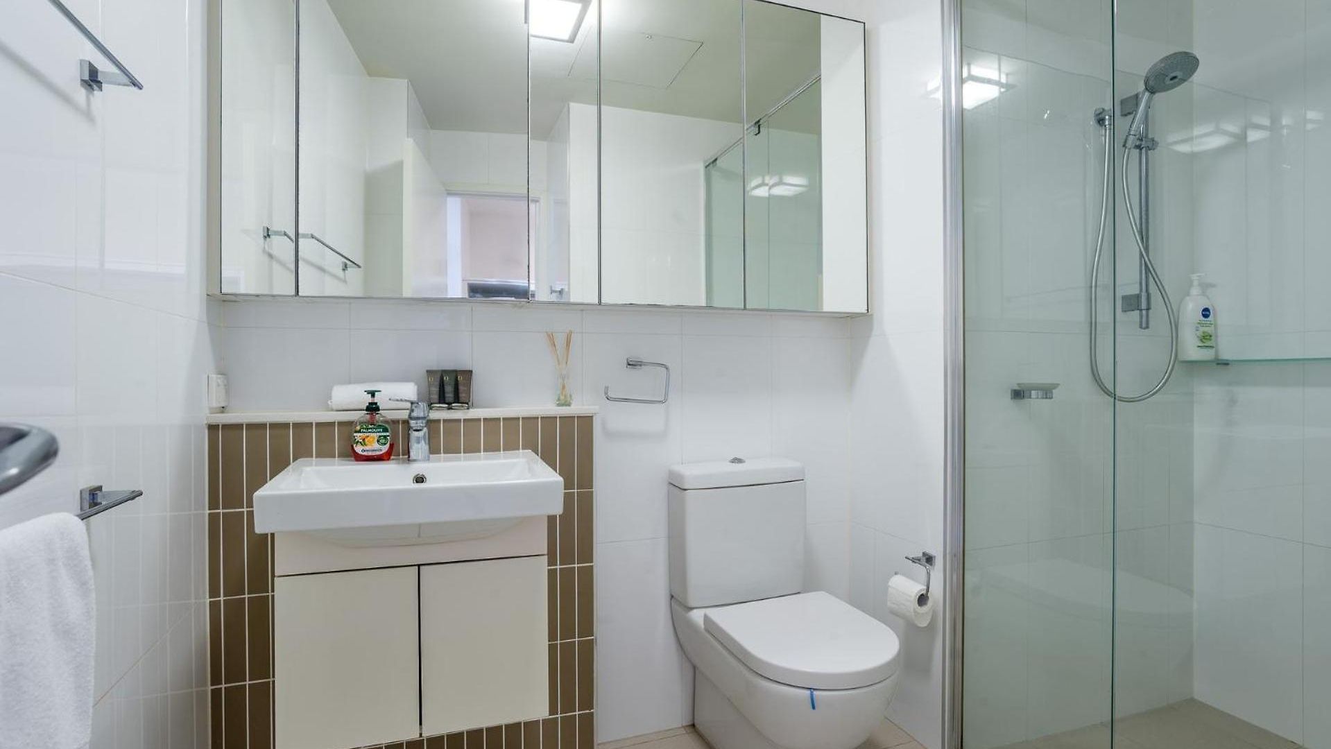 Barramul On The Park With Pool & Gym Access Apartment