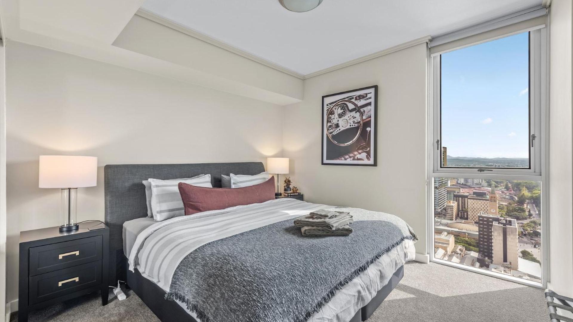 Floor 2bed-2bath-2car-pool-views - Cbd Brisbane
