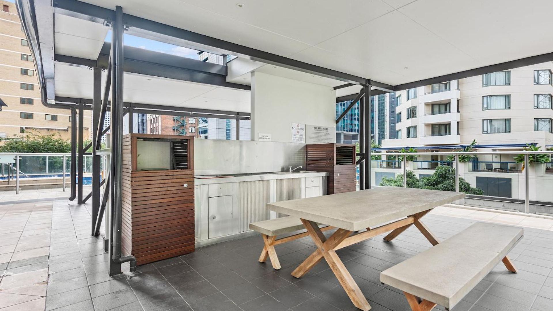Floor 2bed-2bath-2car-pool-views - Cbd * Brisbane