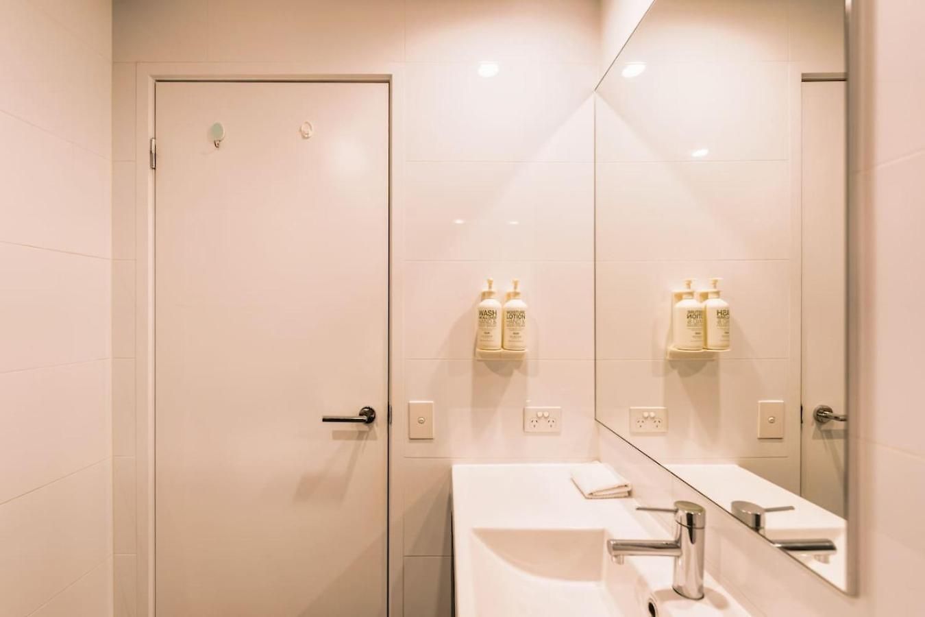 Apartment Tranquil 2 Bedroom Between Art And Sky Brisbane