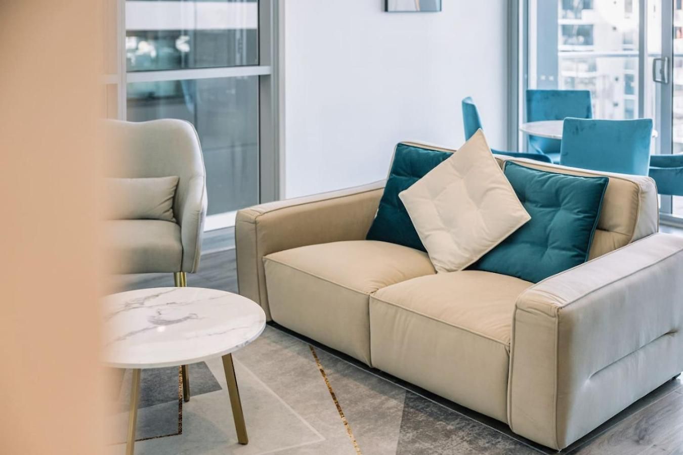 Tranquil 2 Bedroom Between Art And Sky Brisbane