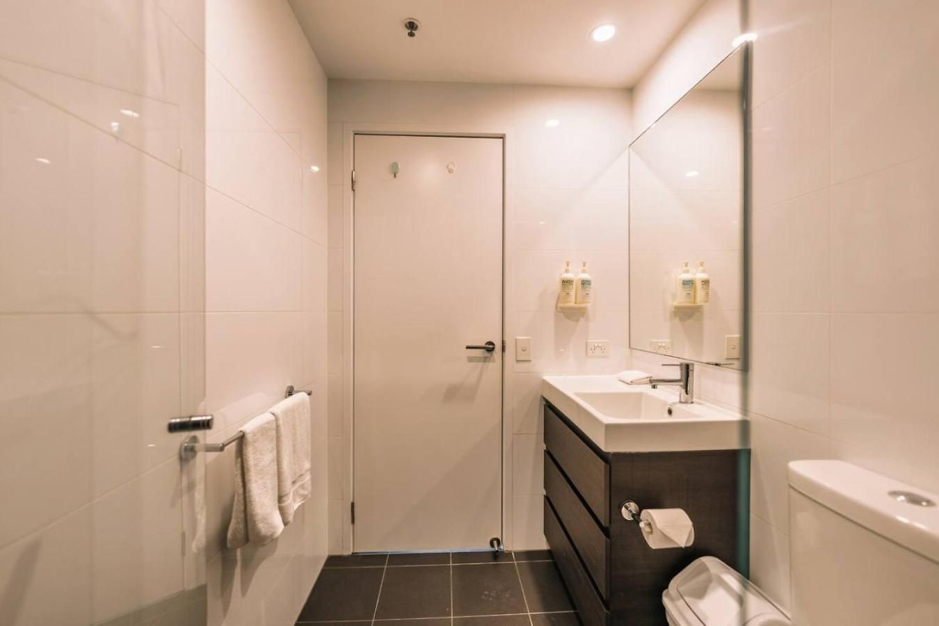 Apartment Tranquil 2 Bedroom Between Art And Sky Brisbane