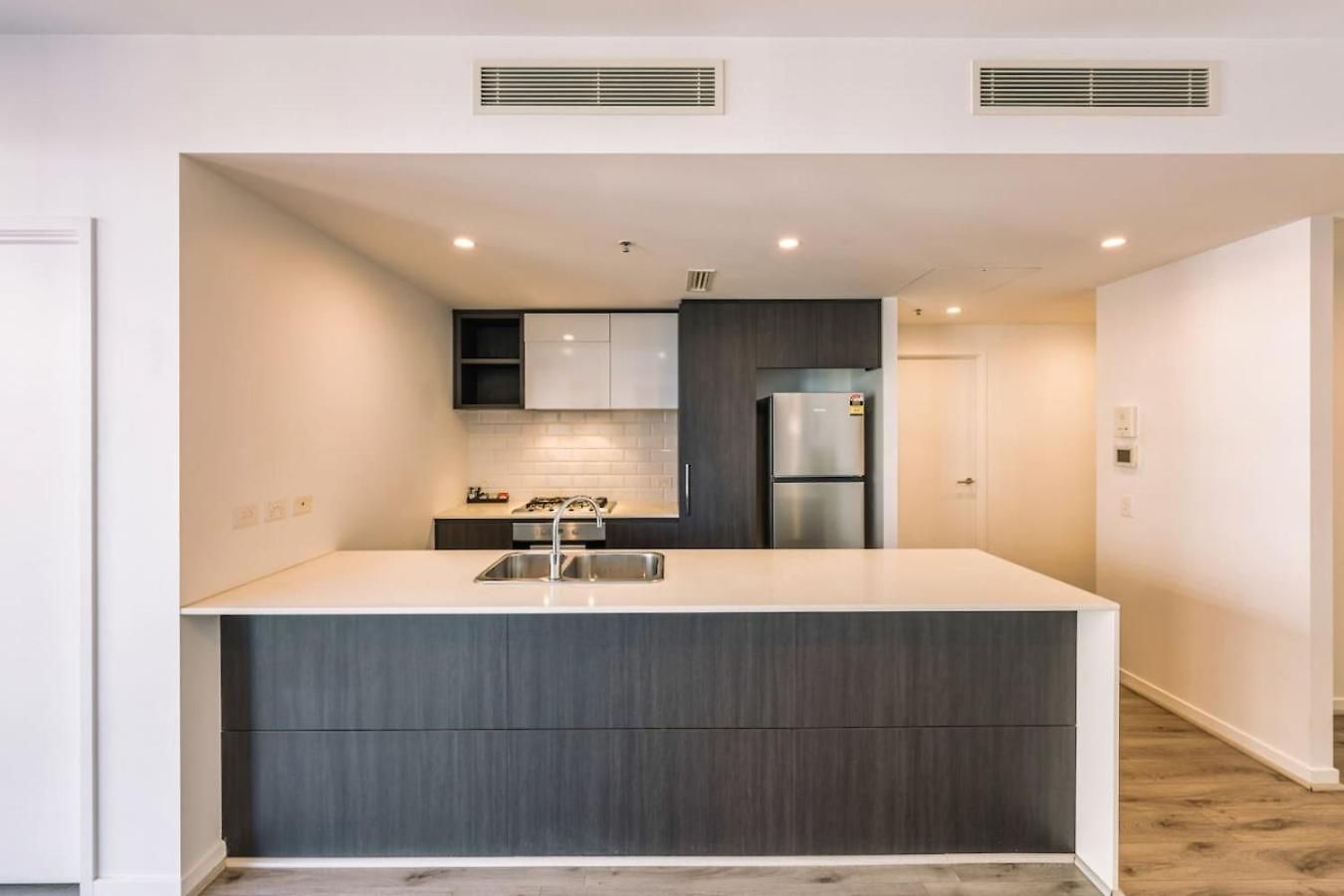 Tranquil 2 Bedroom Between Art And Sky Apartment *
