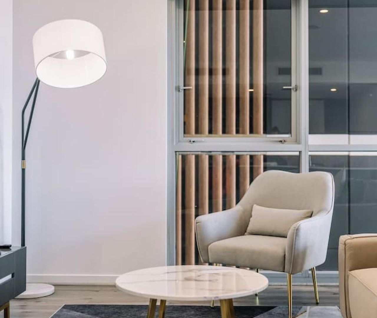 Tranquil 2 Bedroom Between Art And Sky Apartment