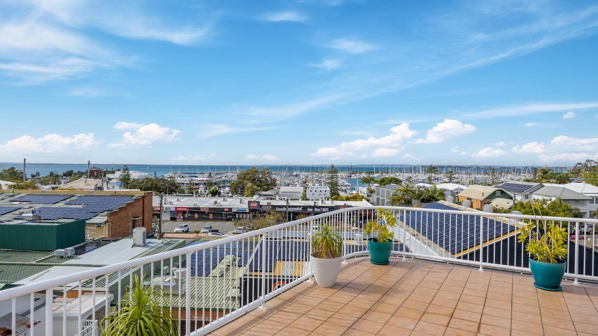 Holiday home Stylish 4-bed Townhouse With Panoramic Ocean Views Brisbane