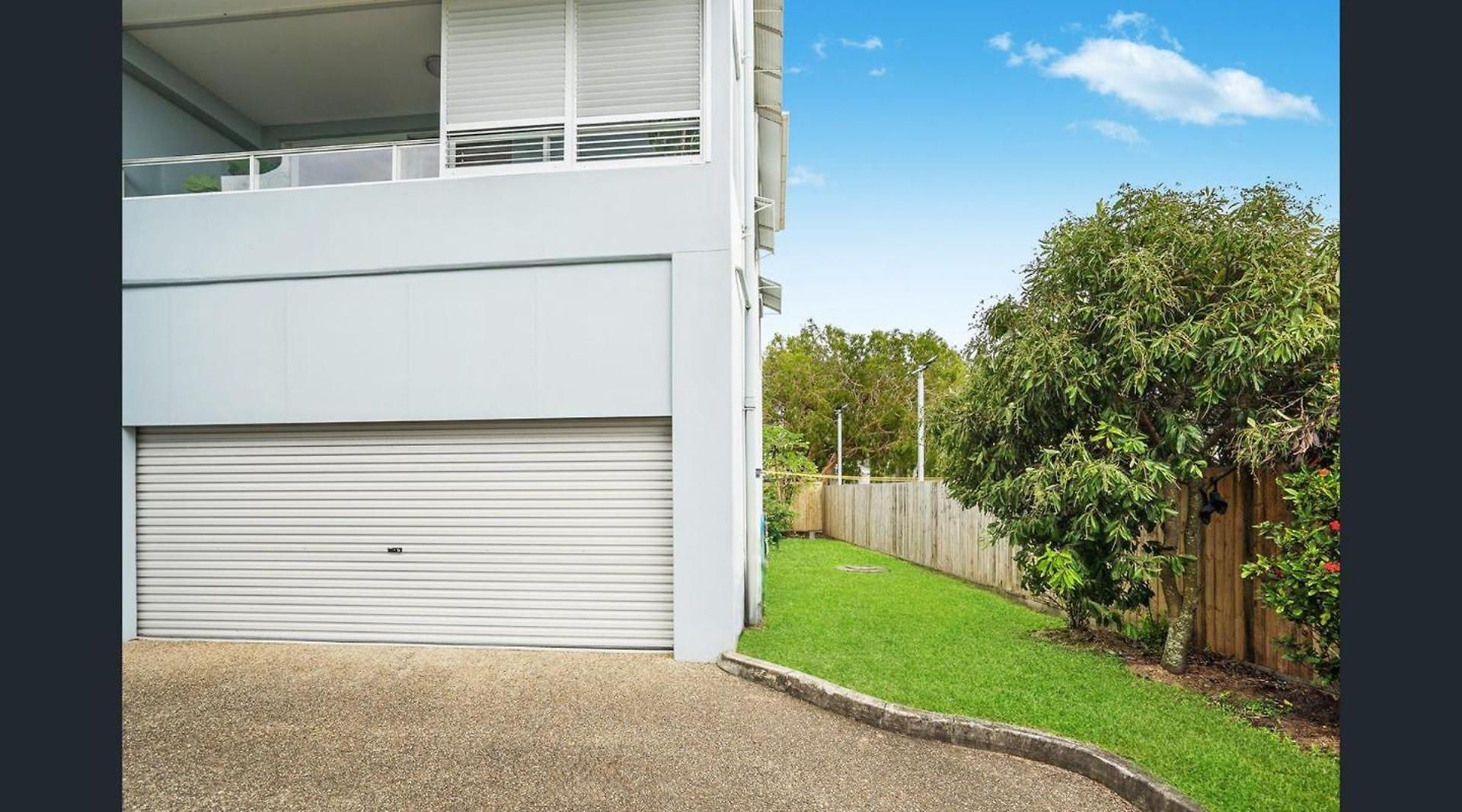 Holiday home Stylish 4-bed Townhouse With Panoramic Ocean Views