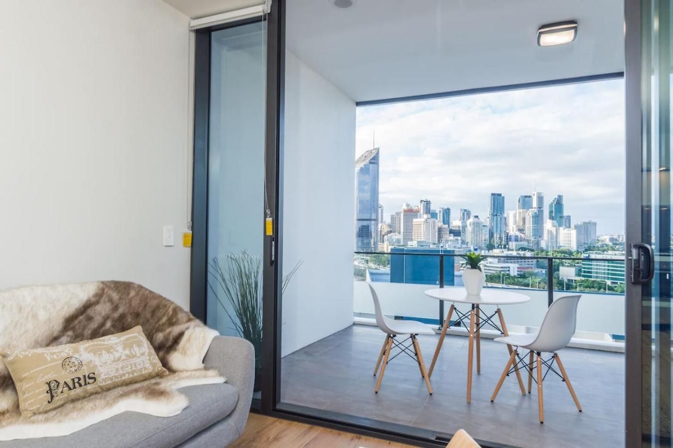 1b Southbank. Parking. Long Term Brisbane