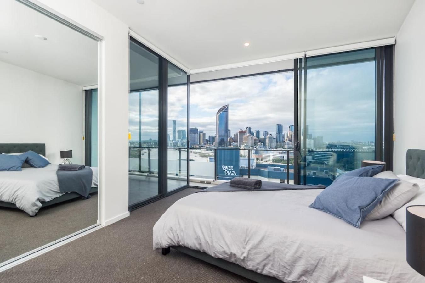 Apartment 1b Southbank. Parking. Long Term *