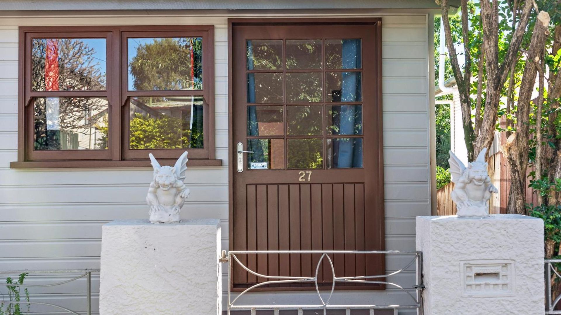 Gargoyle House - Spacious West End With Yard *