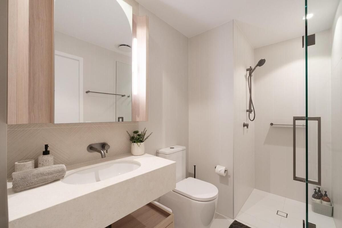 Diamonds Are Forever 1bed-1bath-parking-views * Brisbane