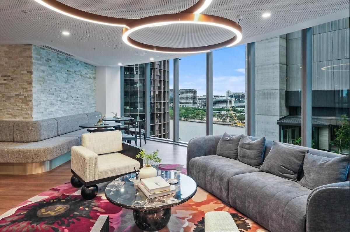 Apartment Diamonds Are Forever 1bed-1bath-parking-views *