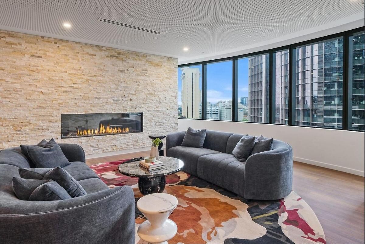 Diamonds Are Forever 1bed-1bath-parking-views *