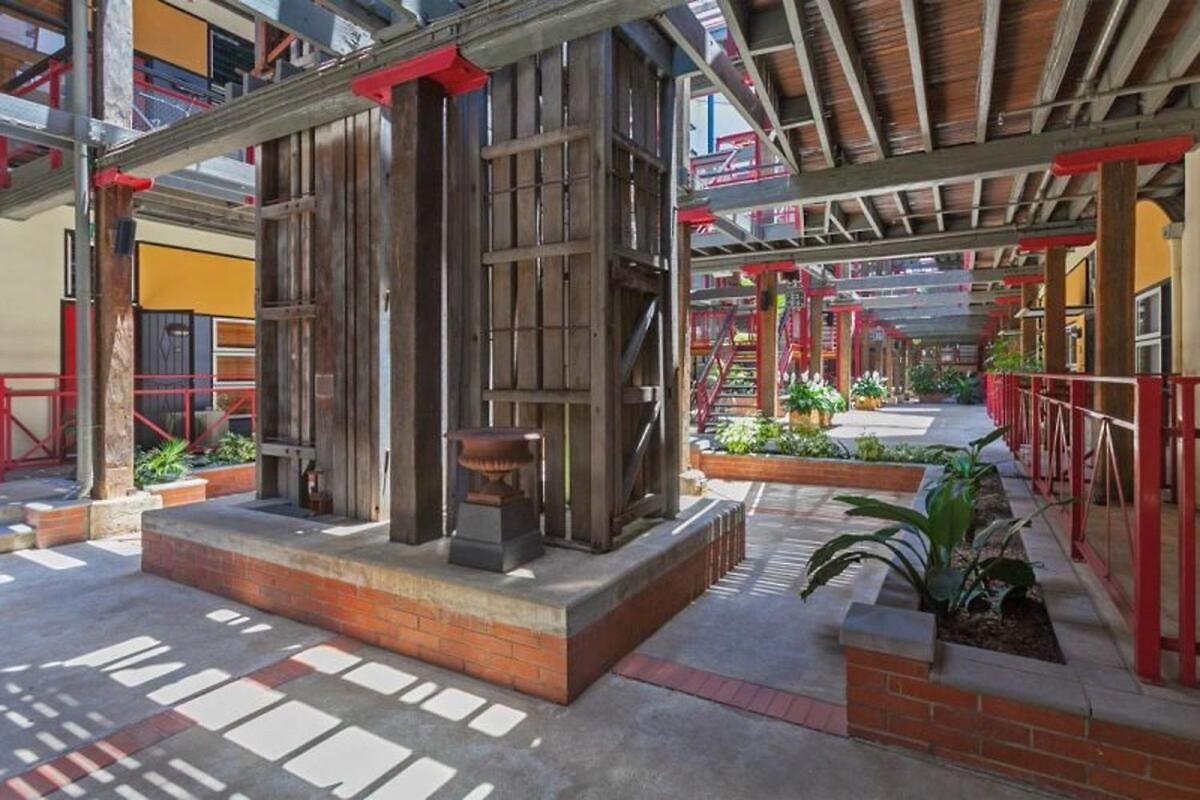 Woolstore Style - 2bed-2bath-1car - Teneriffe * Brisbane