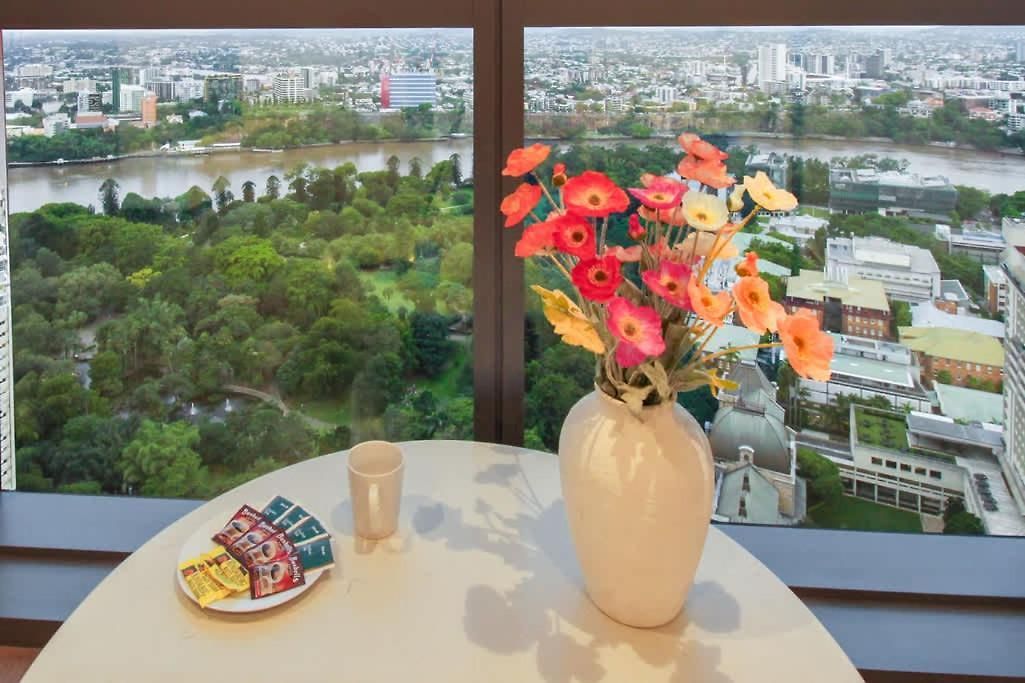 A Queens Wharf 3501 Apartment *