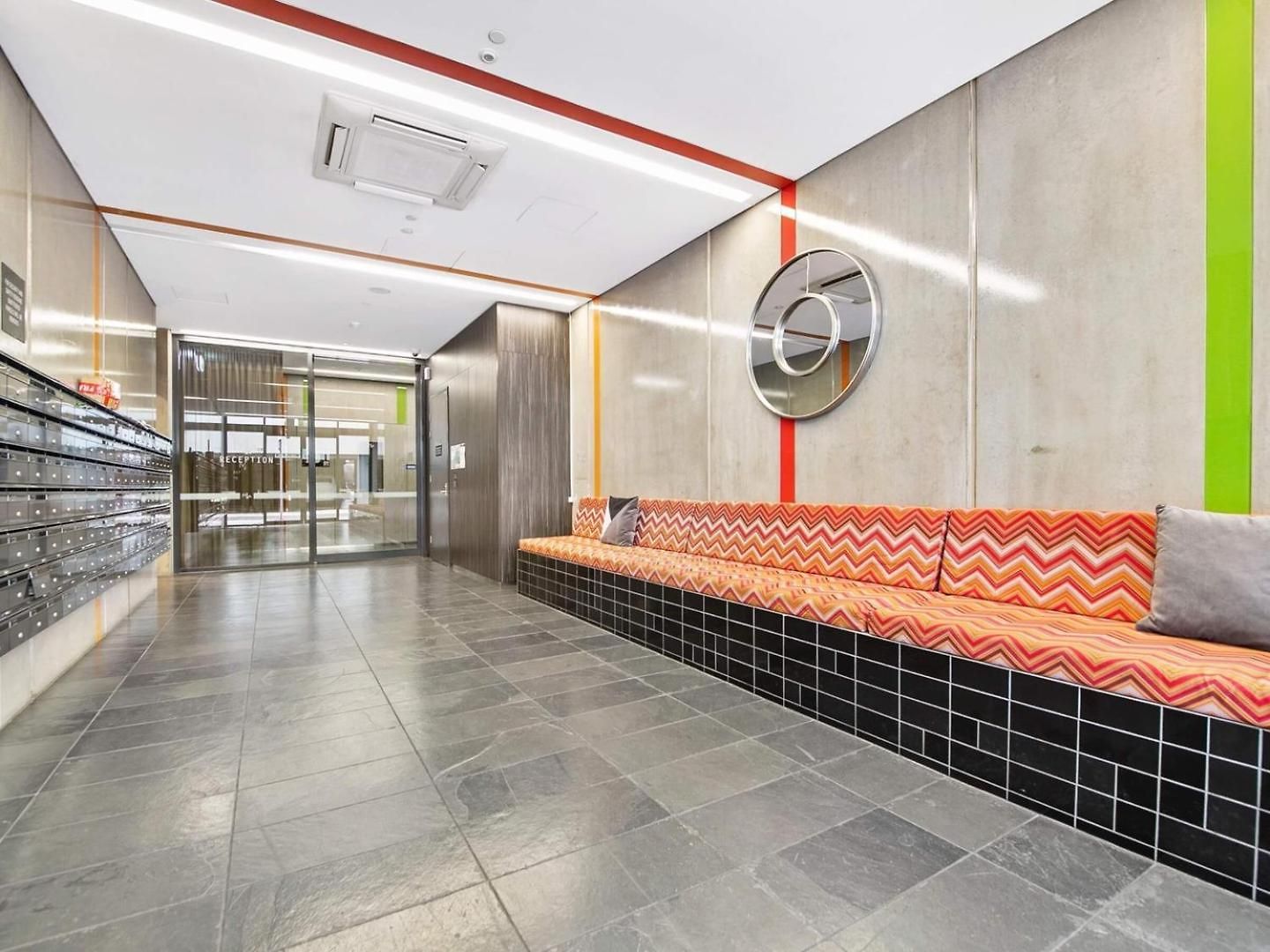 Spacious Valley Pad In Street Precinct Brisbane