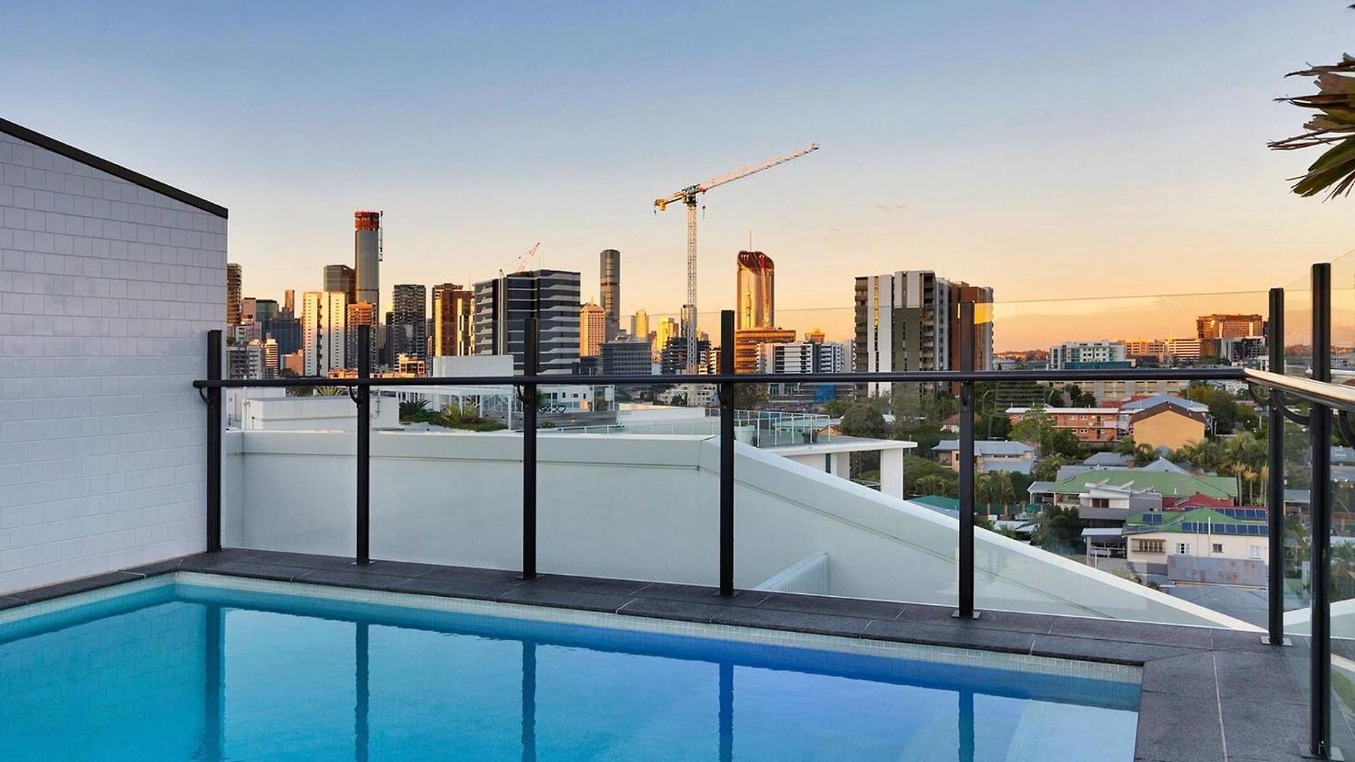 Spacious West End With Pool & Bbq Access Apartment Brisbane