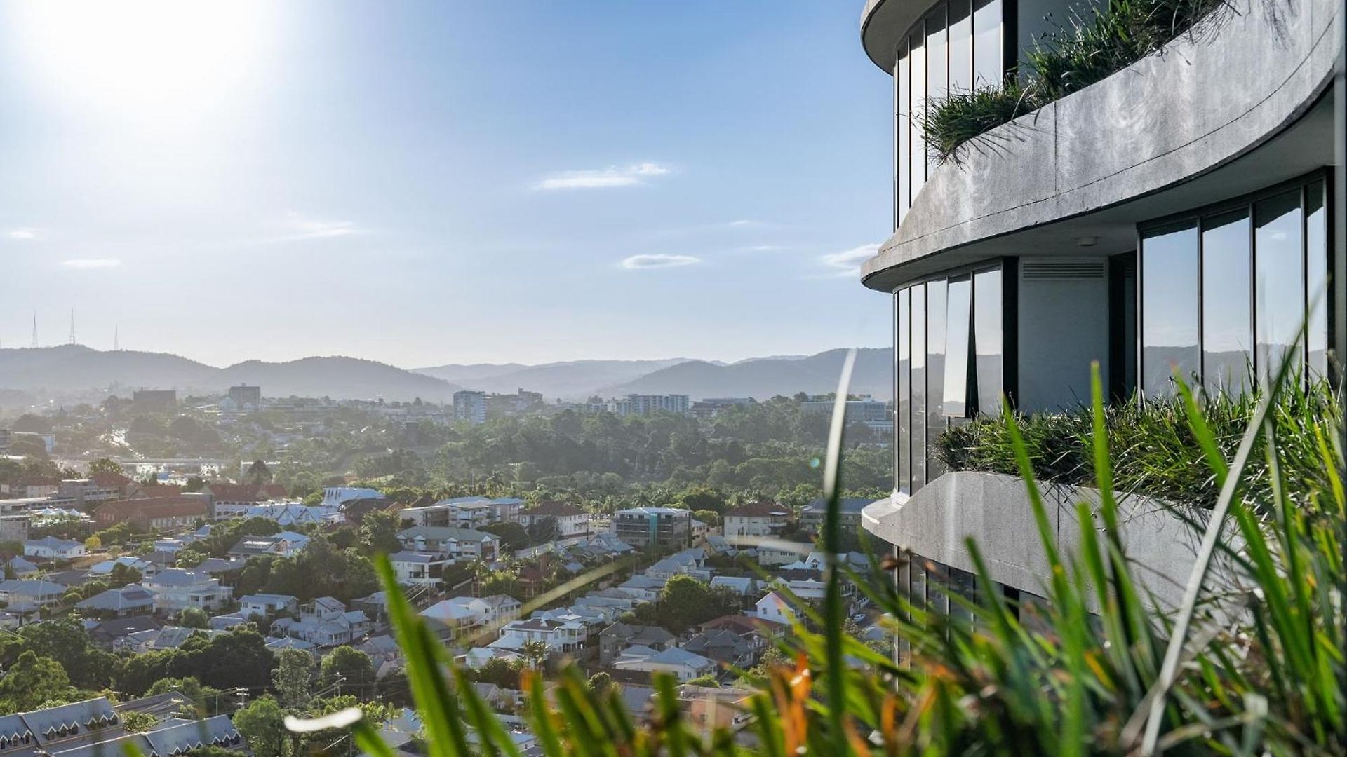 Escape With Balcony & Resort-style Amenities *