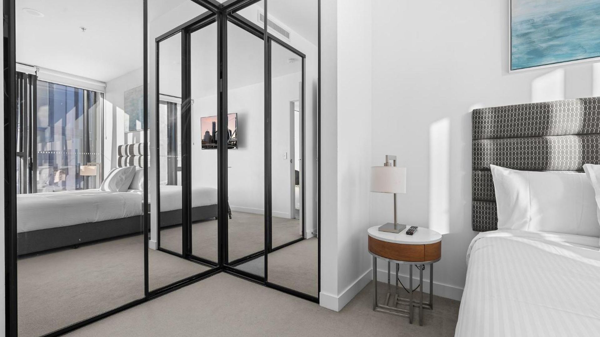 Apartment Escape With Balcony & Resort-style Amenities Brisbane
