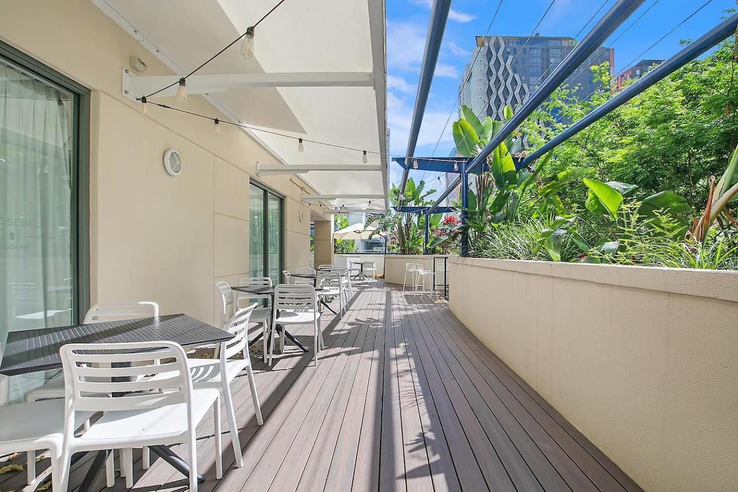 Charlotte's Poolside - Steps To Dining & Shops Brisbane