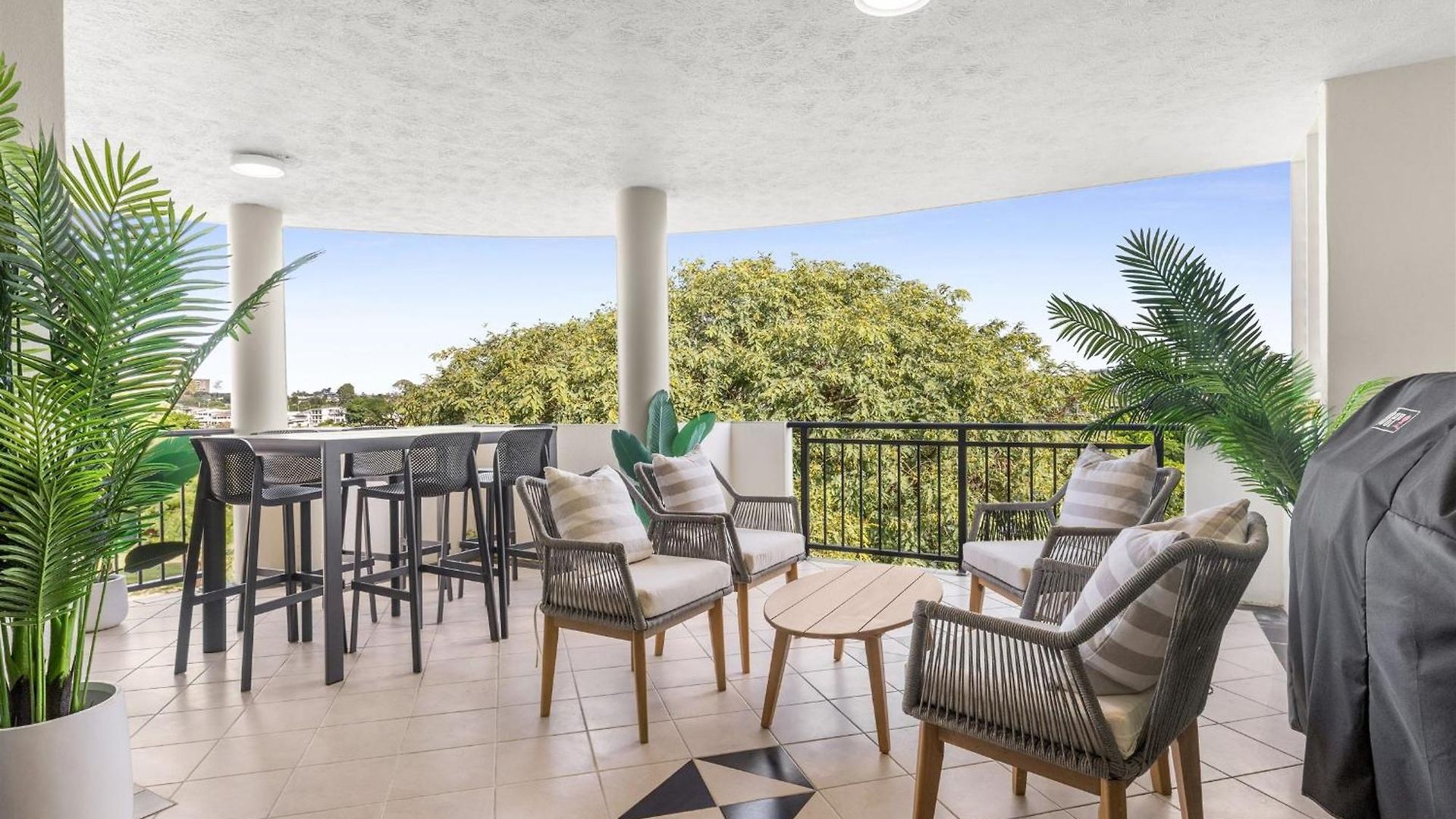 Oxlade Luxury Riverfront Brisbane
