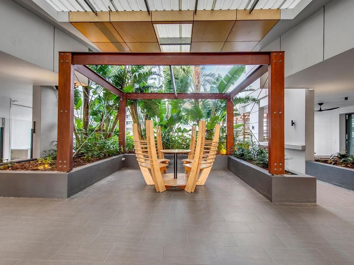 Apartment Resort-style Living - 1bed-1bath-1car *