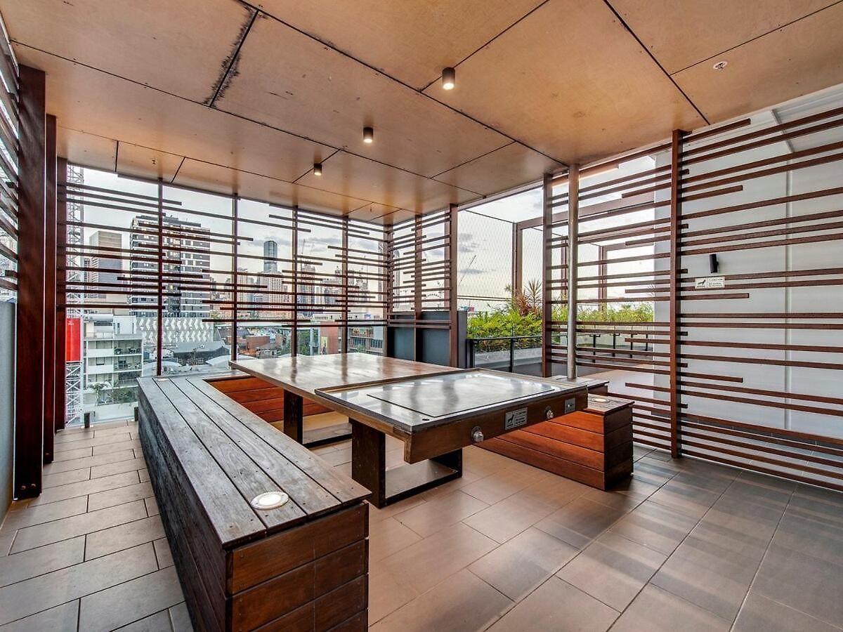 Resort-style Living - 1bed-1bath-1car Apartment Brisbane