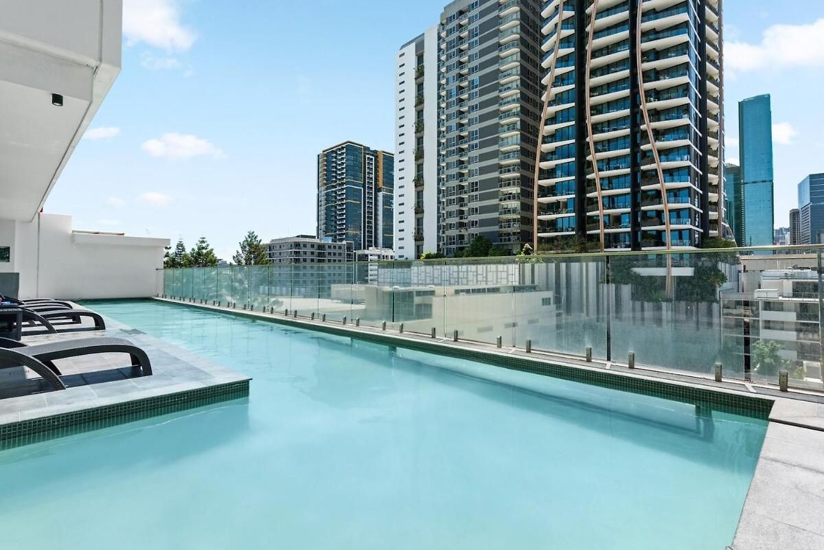 Resort-style Living - 1bed-1bath-1car * Brisbane