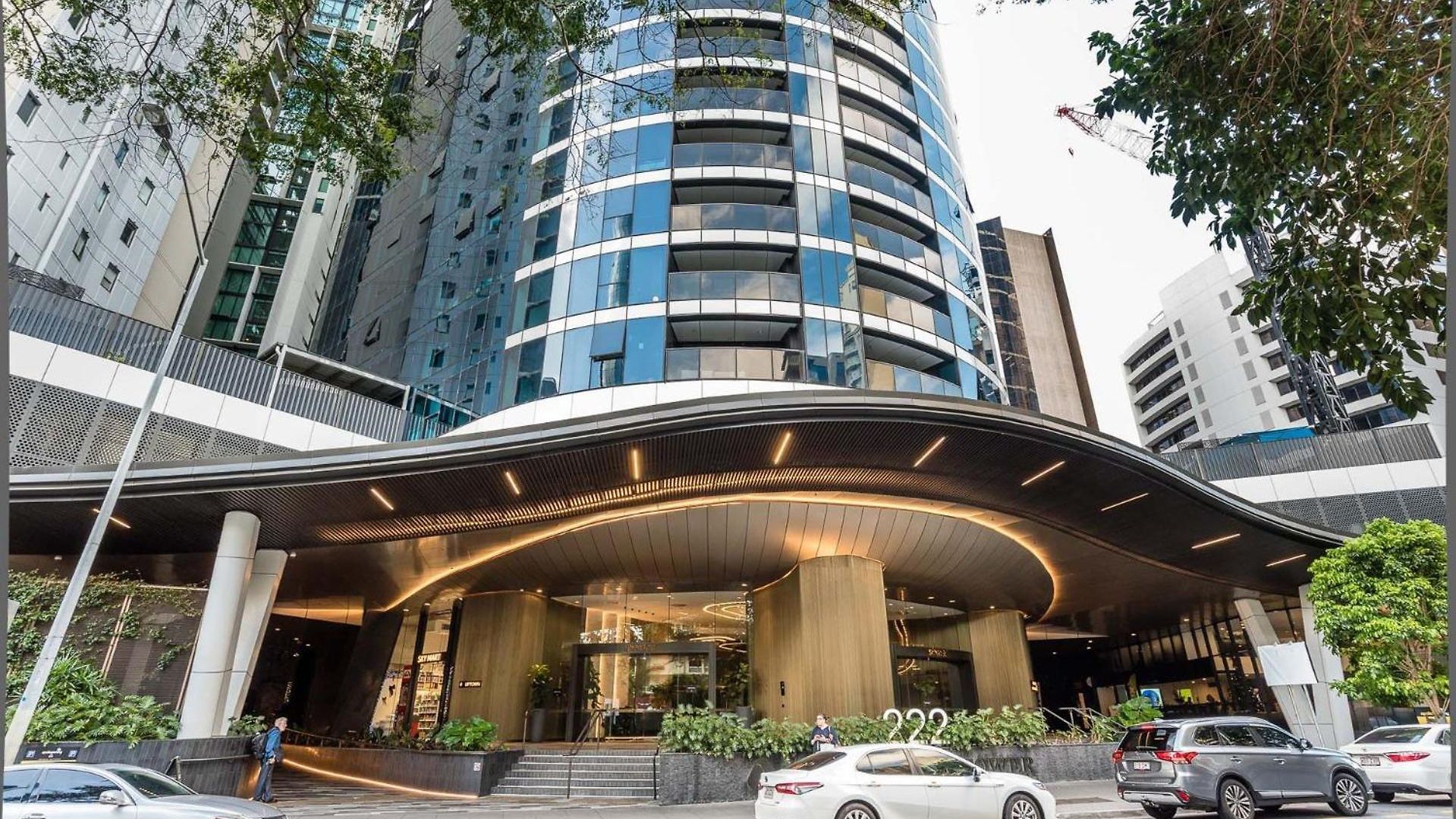 Skyline Serenity - Level 62 With Stunning Views! Apartment Brisbane