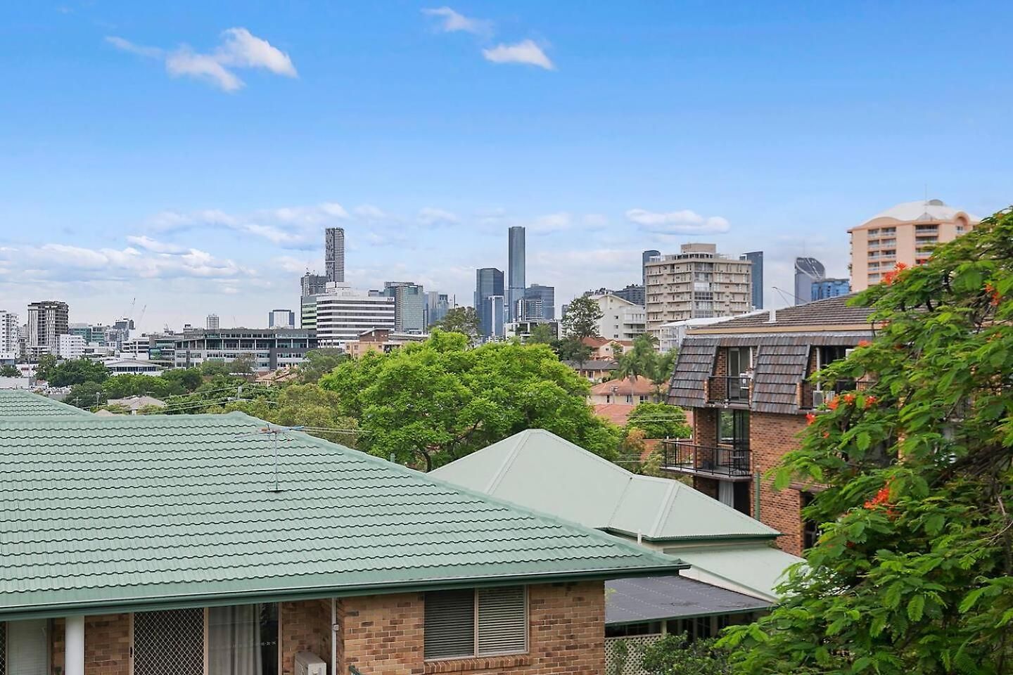 The Poolside Perch - A Breezy Balcony Gem Apartment