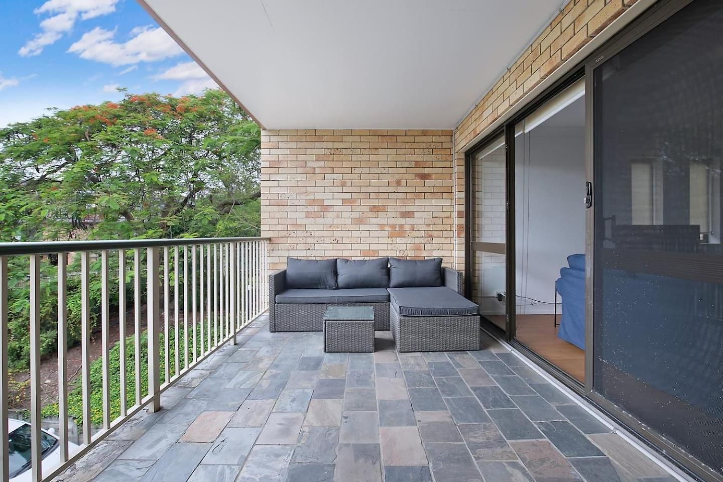 The Poolside Perch - A Breezy Balcony Gem Apartment *