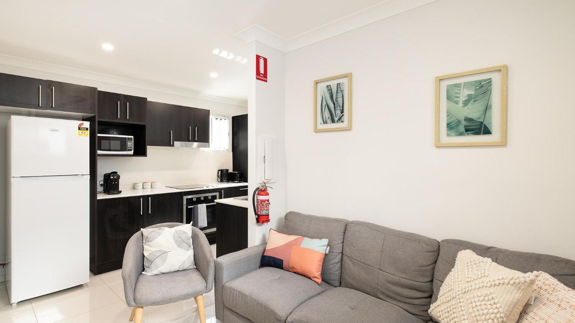 Smart Self Check-in - W Freney Apartment