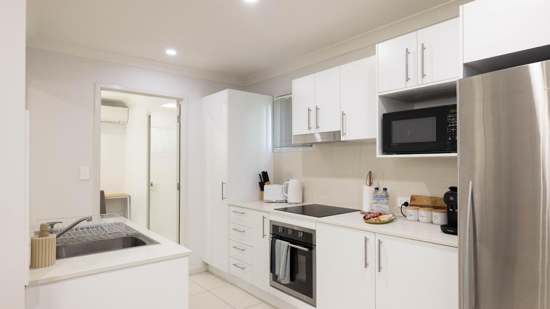 Smart Self Check-in - Freney Park Apartment