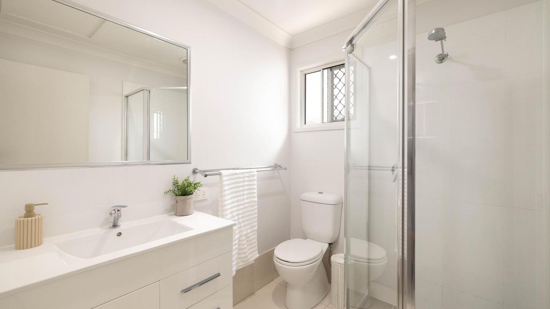 Smart Self Check-in - Freney Park * Brisbane