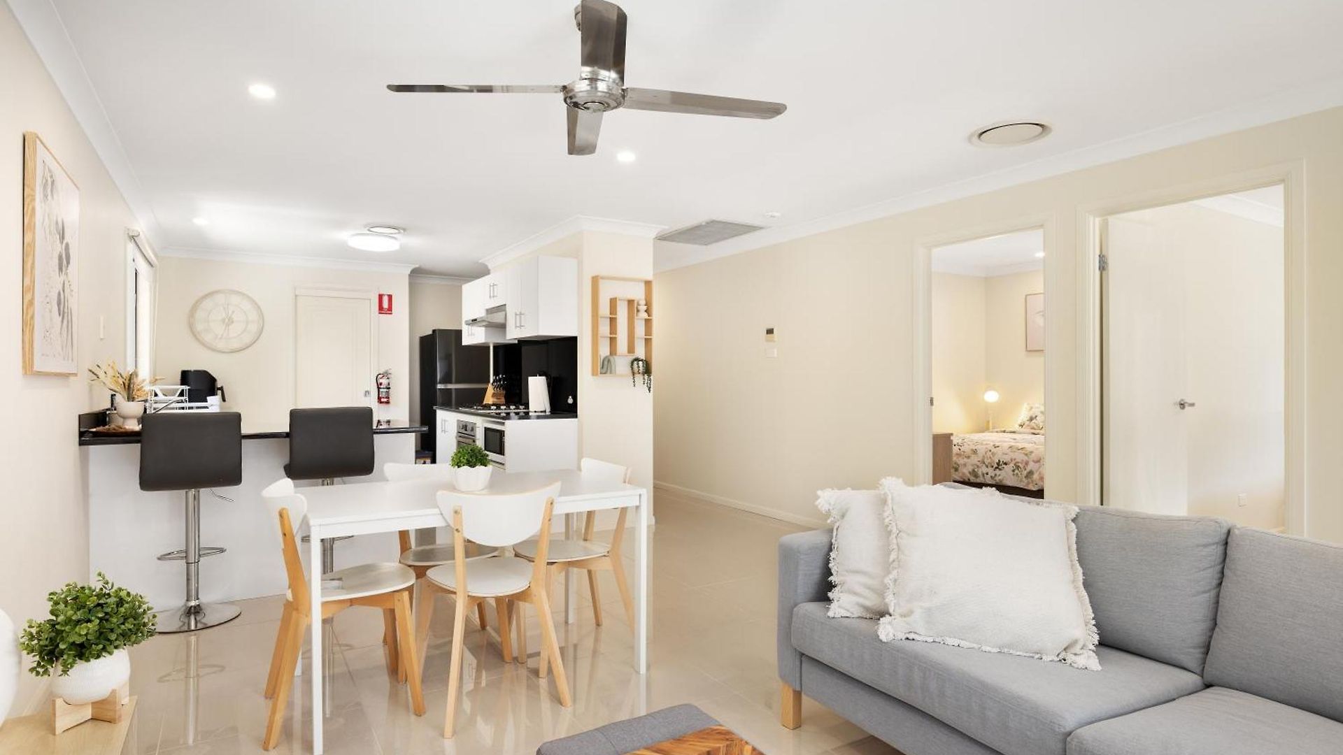 Smart Self Check-in - Sunnybank Station Apartment