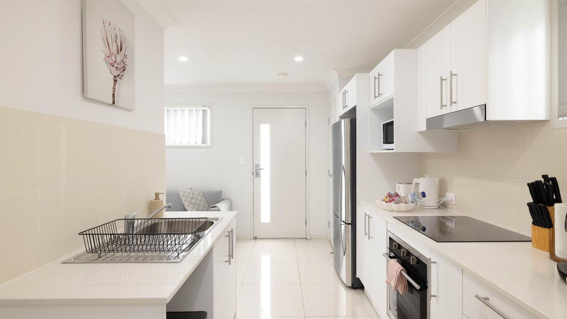 Smart Self Check-in - Freney Park Apartment