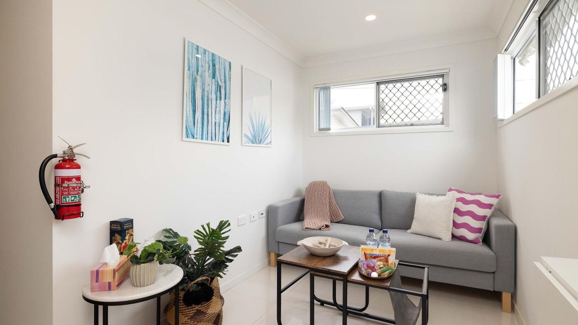 Apartment Smart Self Check-in - N Freney *