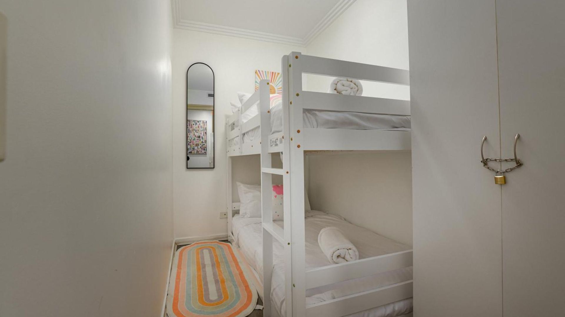 Retro Mania Cbd Sleeps 6 Car Park Included * Brisbane