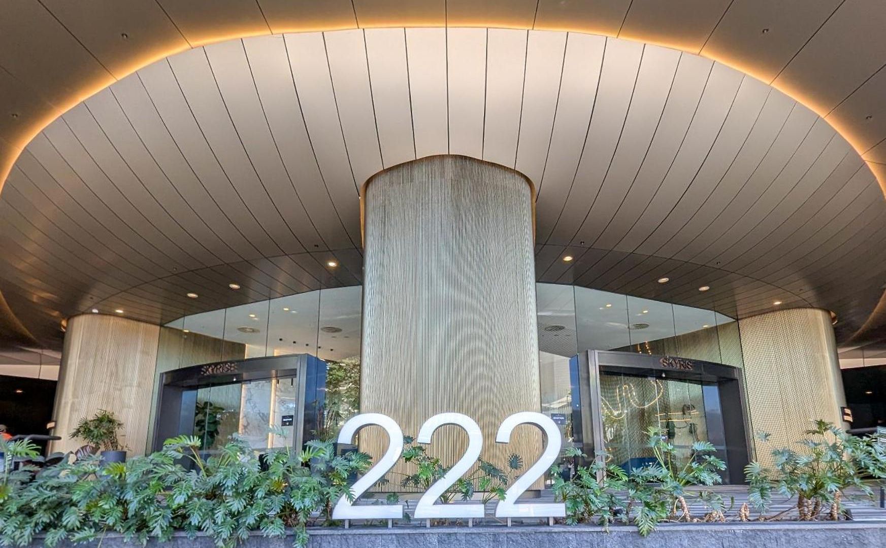 Luxe Living In The Sky Apartment