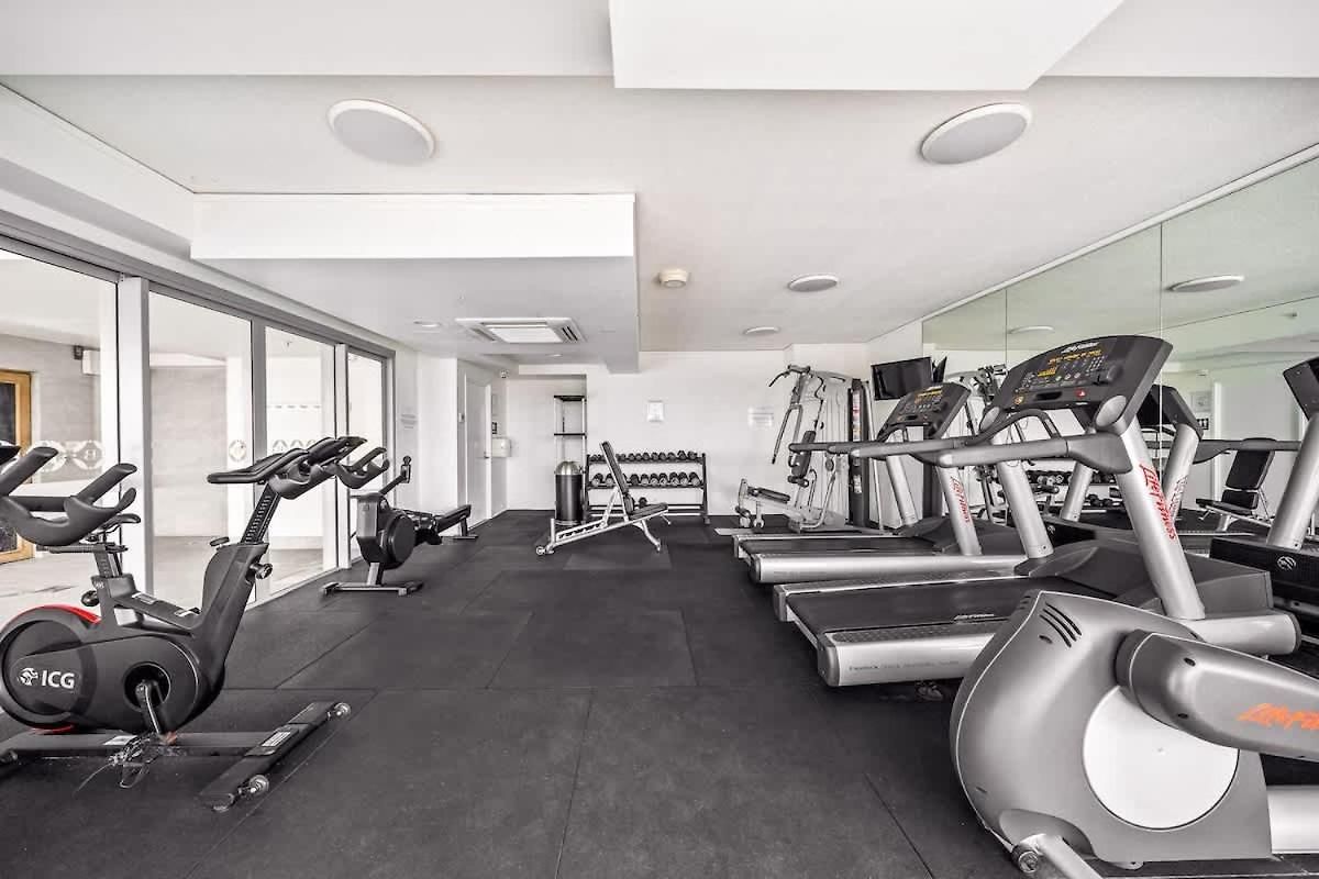 Belise - Executive 2br Elegance Parking & Pool Apartment Brisbane