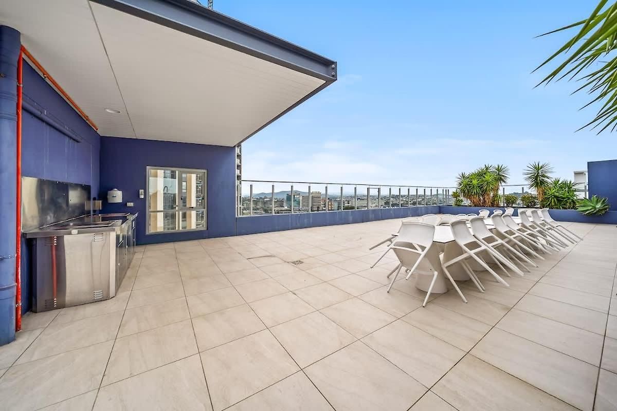 Belise - Executive 2br Elegance Parking & Pool