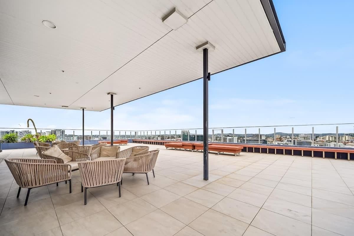 Belise - Executive 2br Elegance Parking & Pool Apartment