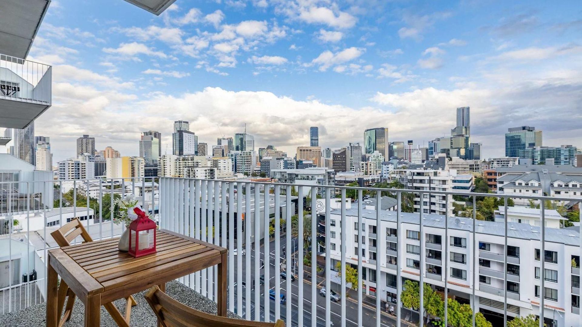Apartment Stylish 2br Retreat Walk To Shop & Local Hotspots