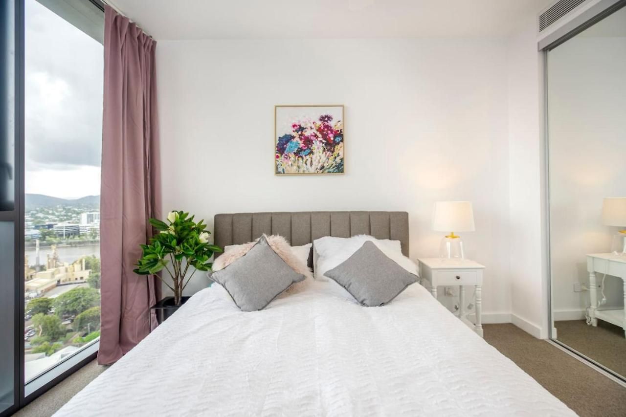 Stylish Decor 2br South Gym Pool Cine Bo12510 Apartment *