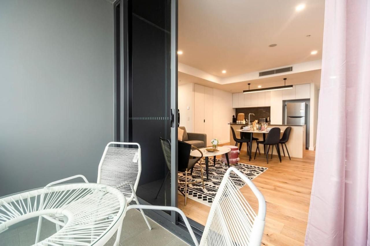 Apartment Stylish Decor 2br South Gym Pool Cine Bo12510 *